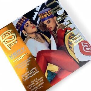 Salt N Pepa Eyeshadow and Highlighter Palette Very Necessary Milani 12 Shades